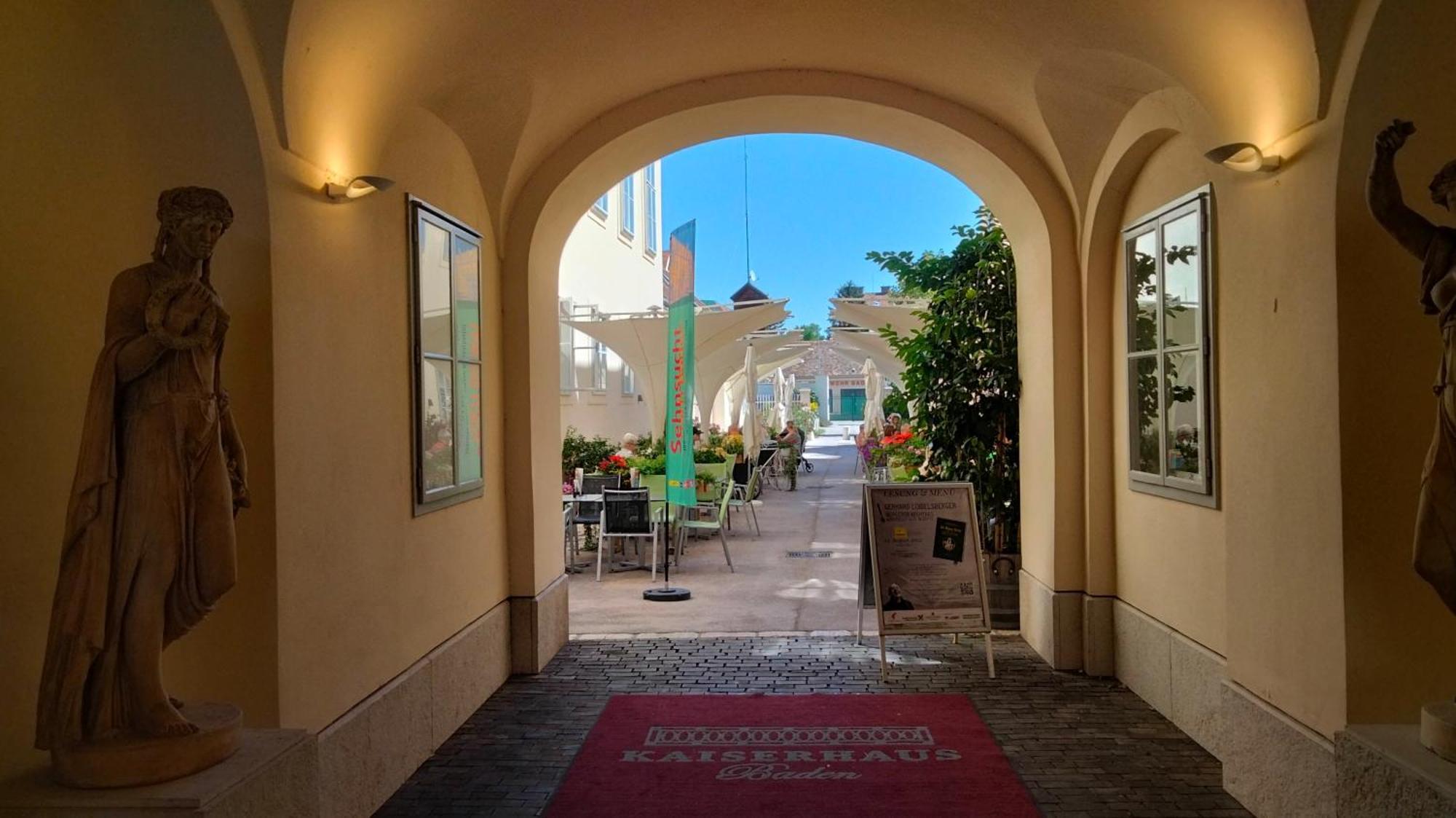 White Villa Baden Bagian luar foto